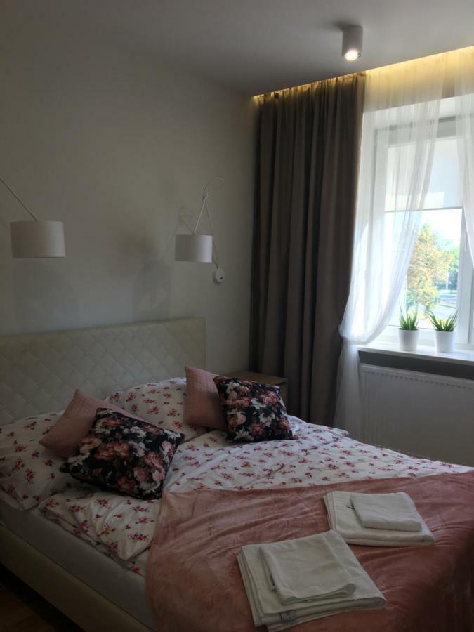 Family & Business Elegant Apartments Ul Astronautow Centrum Downtown - 3 Bedroom, Parking Кельце Екстер'єр фото